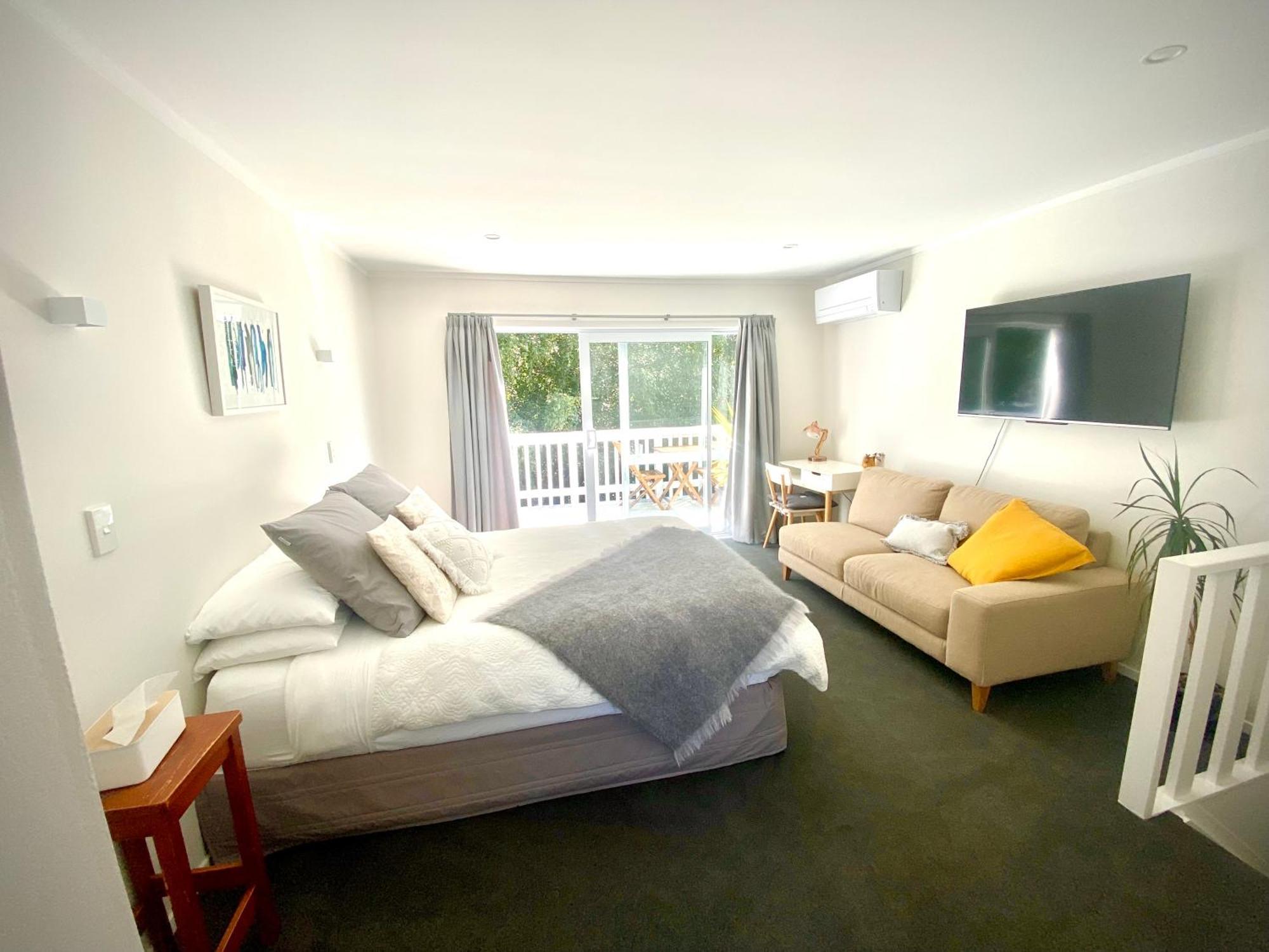 2 Mile Bay Guesthouse Taupo Exterior photo