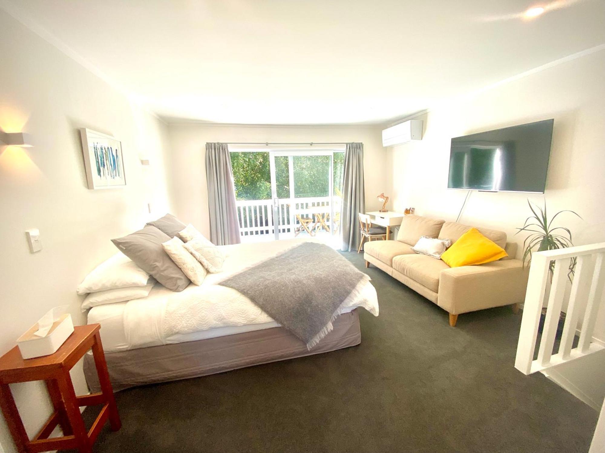 2 Mile Bay Guesthouse Taupo Exterior photo