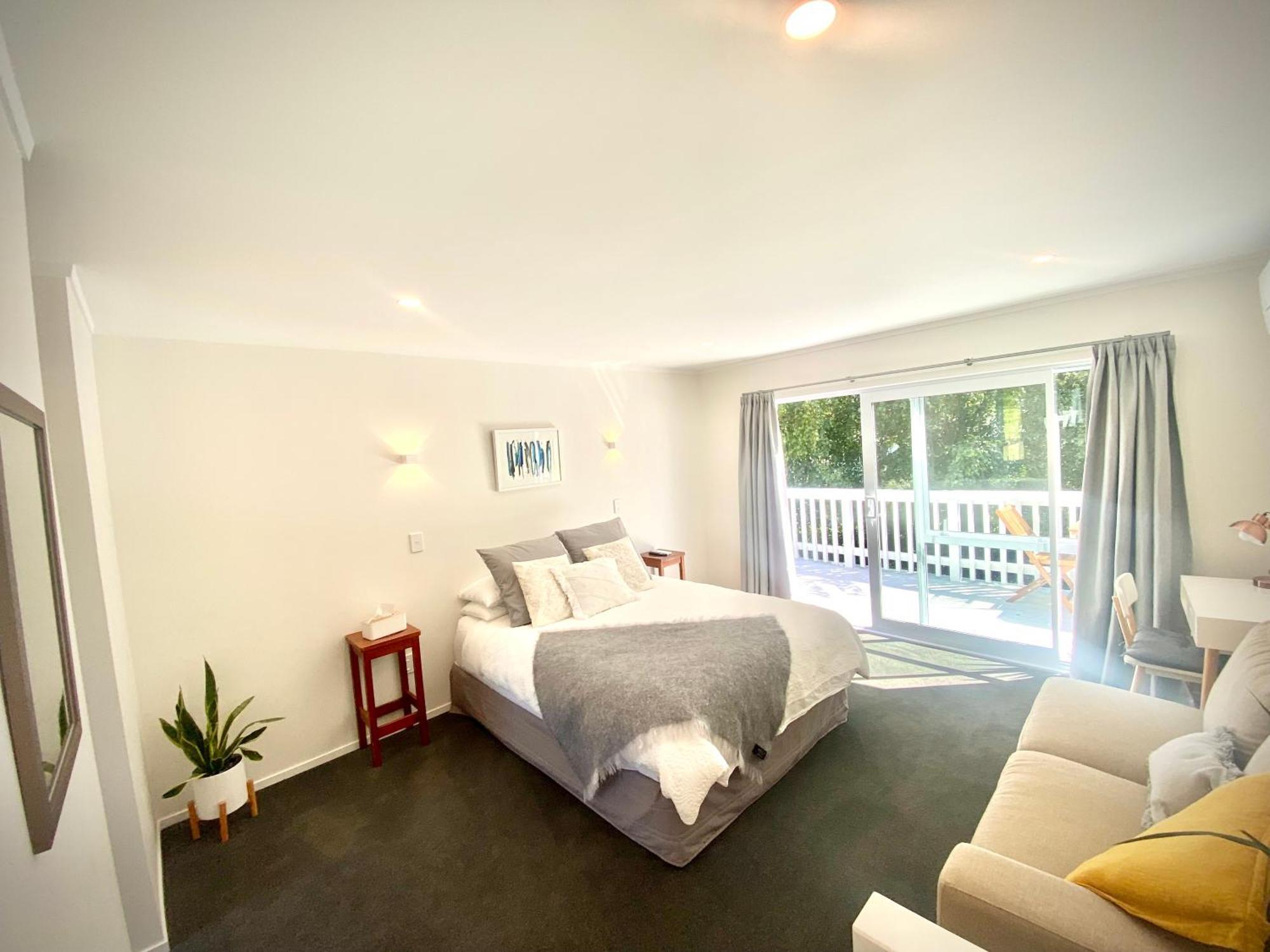 2 Mile Bay Guesthouse Taupo Exterior photo