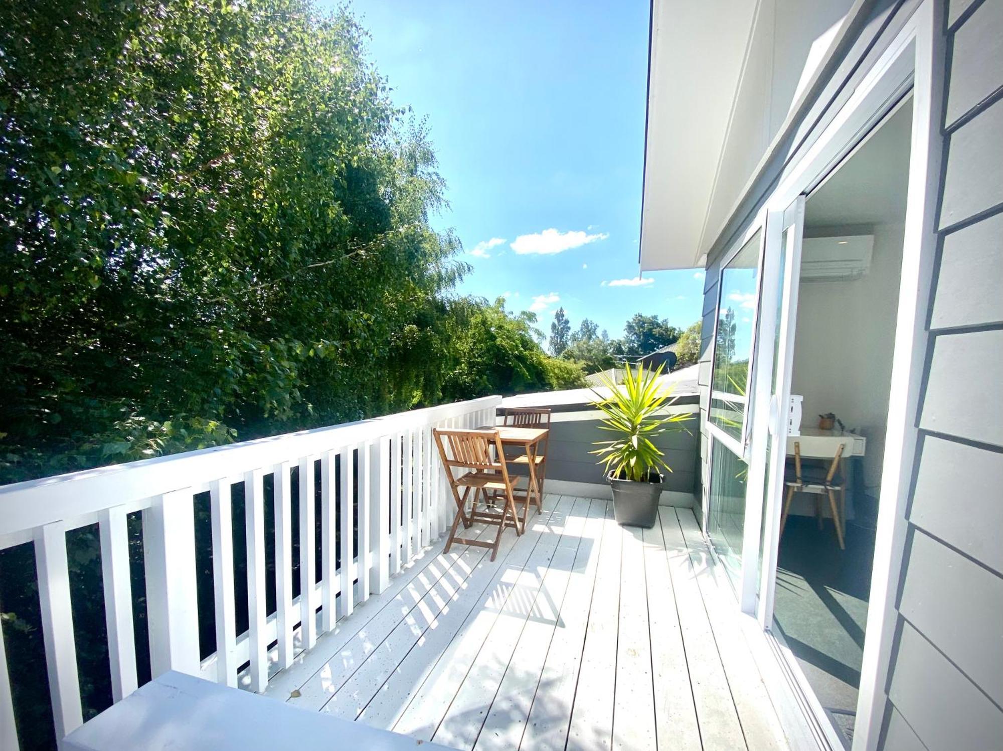 2 Mile Bay Guesthouse Taupo Exterior photo